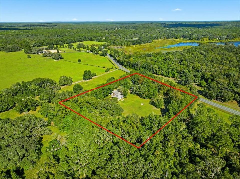 For Sale: $550,000 (2 beds, 1 baths, 1588 Square Feet)