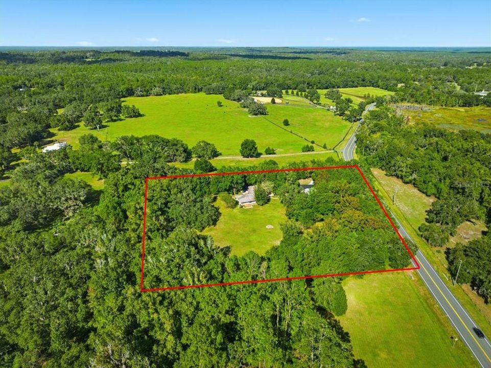 For Sale: $550,000 (2 beds, 1 baths, 1588 Square Feet)