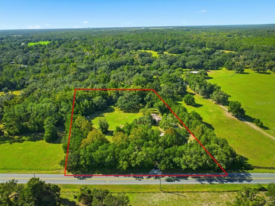 For Sale: $550,000 (2 beds, 1 baths, 1588 Square Feet)