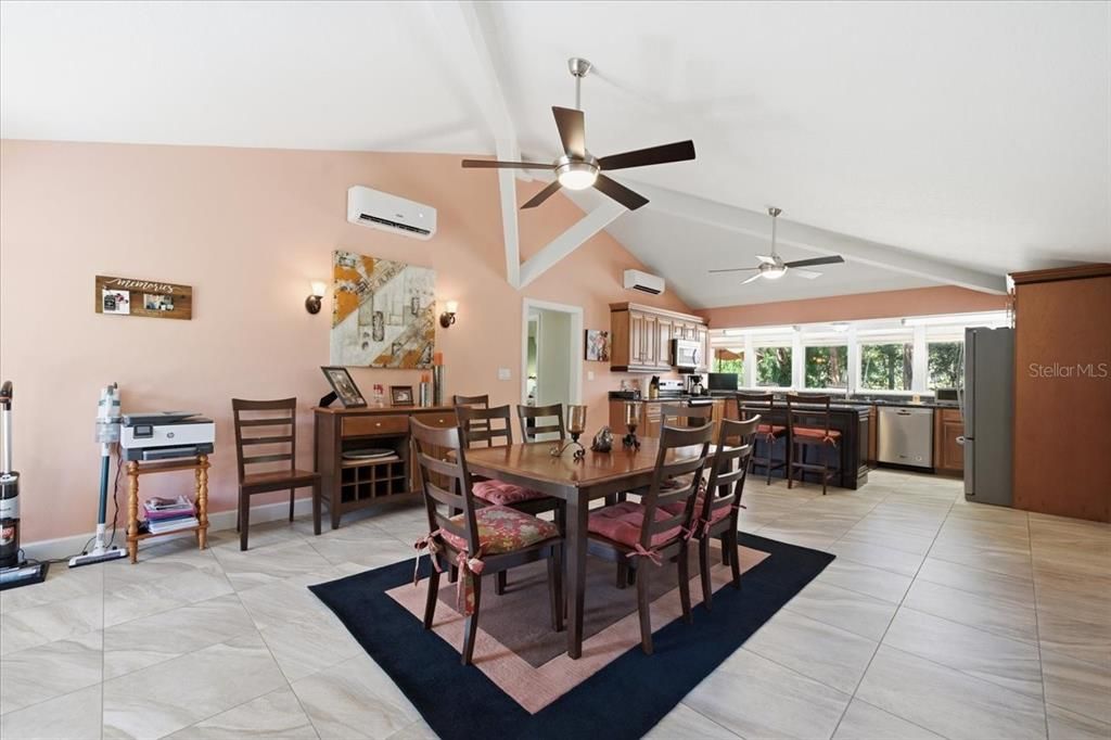 For Sale: $550,000 (2 beds, 1 baths, 1588 Square Feet)