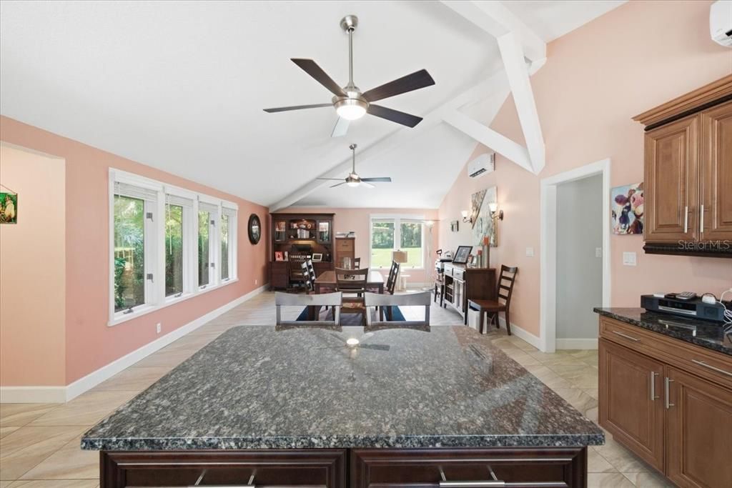 For Sale: $550,000 (2 beds, 1 baths, 1588 Square Feet)