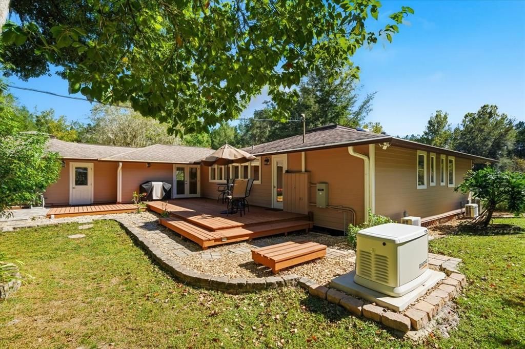 For Sale: $550,000 (2 beds, 1 baths, 1588 Square Feet)