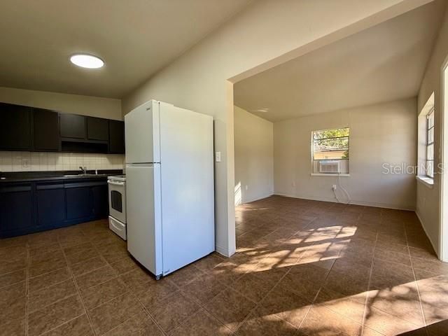 Activo con contrato: $155,000 (2 camas, 1 baños, 1004 Pies cuadrados)