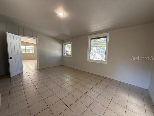 Activo con contrato: $155,000 (2 camas, 1 baños, 1004 Pies cuadrados)