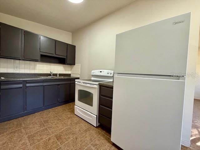 Activo con contrato: $155,000 (2 camas, 1 baños, 1004 Pies cuadrados)