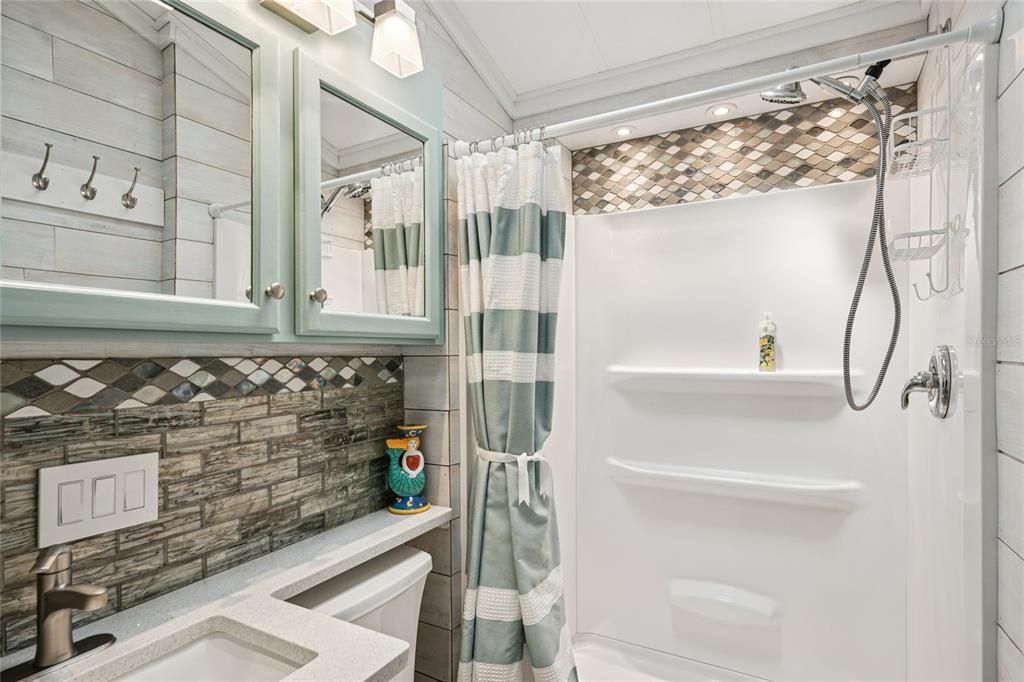 For Sale: $139,900 (1 beds, 1 baths, 424 Square Feet)