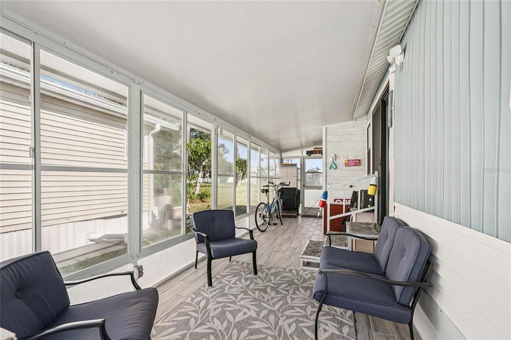 For Sale: $139,900 (1 beds, 1 baths, 424 Square Feet)