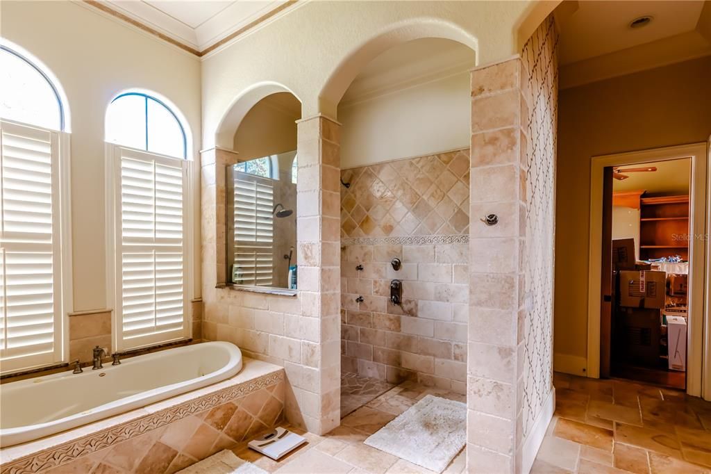 For Sale: $2,400,000 (4 beds, 5 baths, 5266 Square Feet)