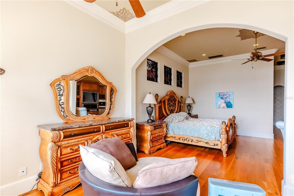 For Sale: $2,400,000 (4 beds, 5 baths, 5266 Square Feet)