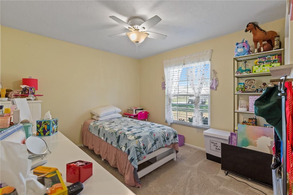 Под контрактом: $375,000 (3 спален, 2 ванн, 1420 Квадратных фут)