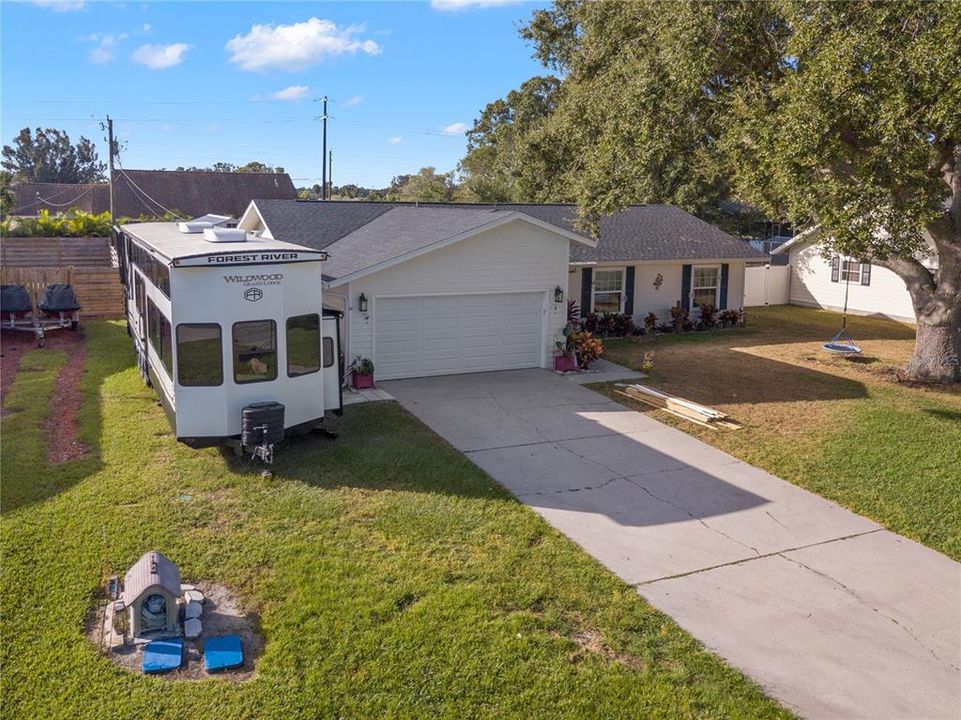 Под контрактом: $375,000 (3 спален, 2 ванн, 1420 Квадратных фут)