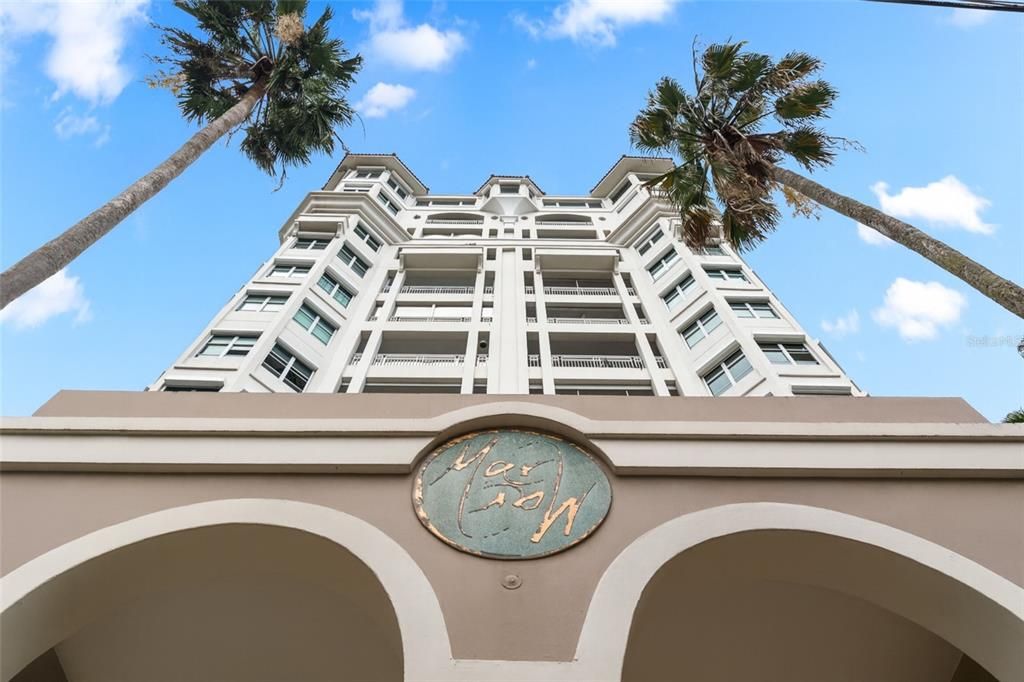 Recently Sold: $2,300,000 (3 beds, 2 baths, 2620 Square Feet)