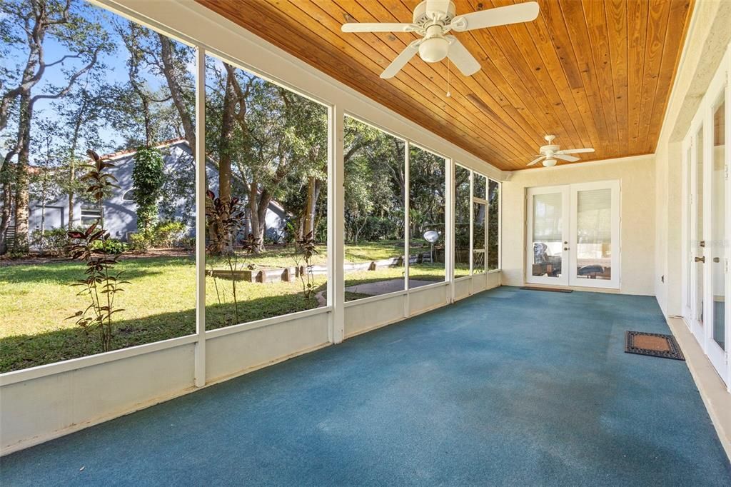 For Sale: $349,900 (3 beds, 2 baths, 1924 Square Feet)