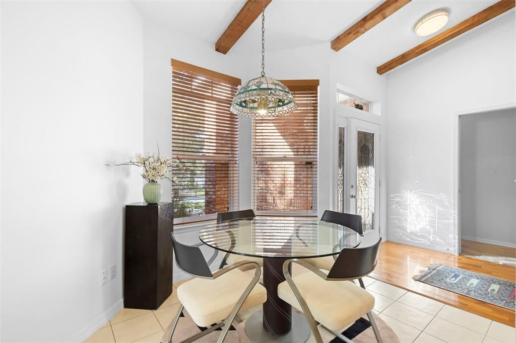 For Sale: $349,900 (3 beds, 2 baths, 1924 Square Feet)