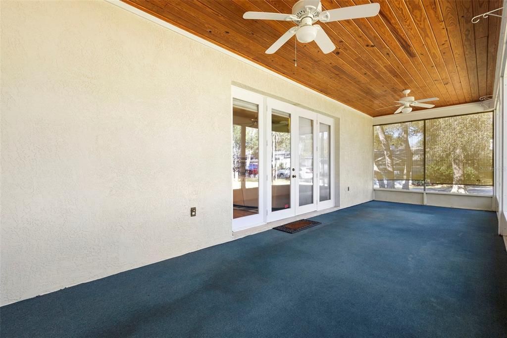 For Sale: $349,900 (3 beds, 2 baths, 1924 Square Feet)