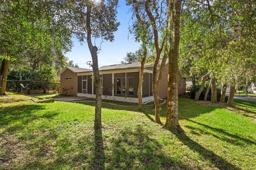 For Sale: $349,900 (3 beds, 2 baths, 1924 Square Feet)