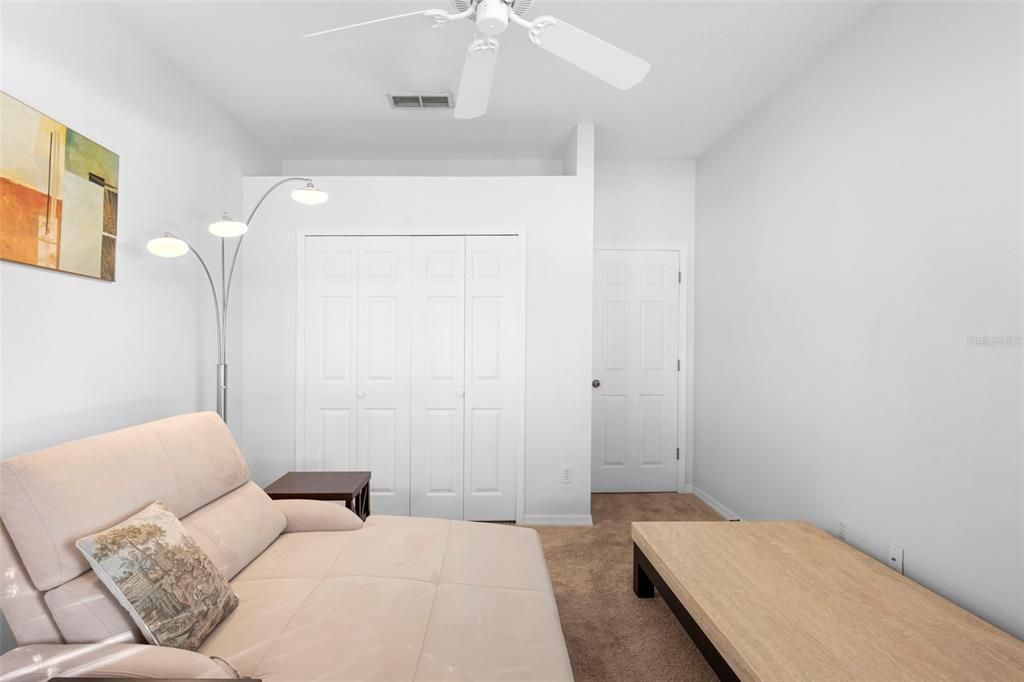 For Sale: $349,900 (3 beds, 2 baths, 1924 Square Feet)