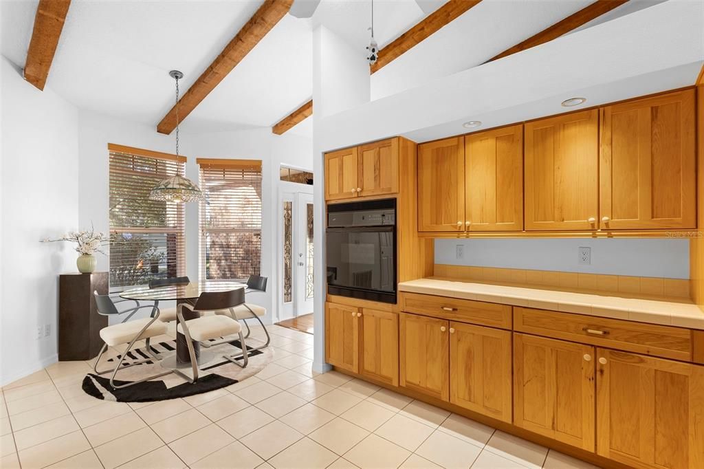 For Sale: $349,900 (3 beds, 2 baths, 1924 Square Feet)