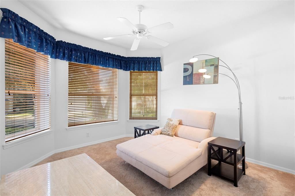 For Sale: $349,900 (3 beds, 2 baths, 1924 Square Feet)