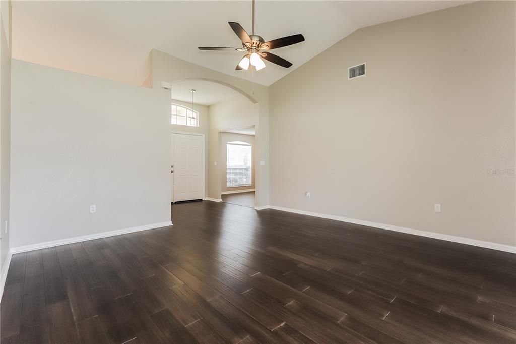 待售: $350,000 (3 贝兹, 2 浴室, 1859 平方英尺)