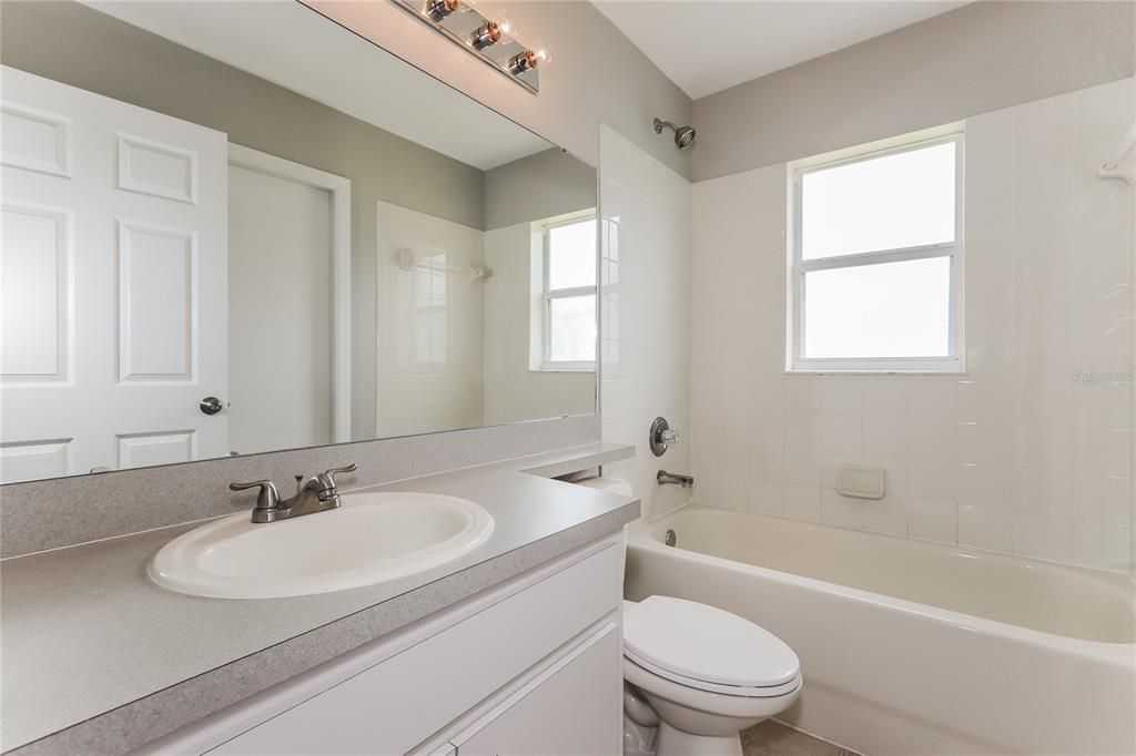 待售: $350,000 (3 贝兹, 2 浴室, 1859 平方英尺)