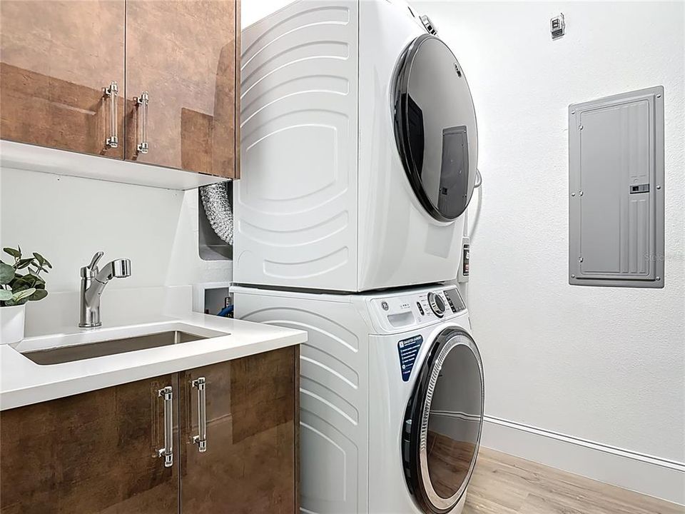 待售: $799,000 (3 贝兹, 2 浴室, 1760 平方英尺)