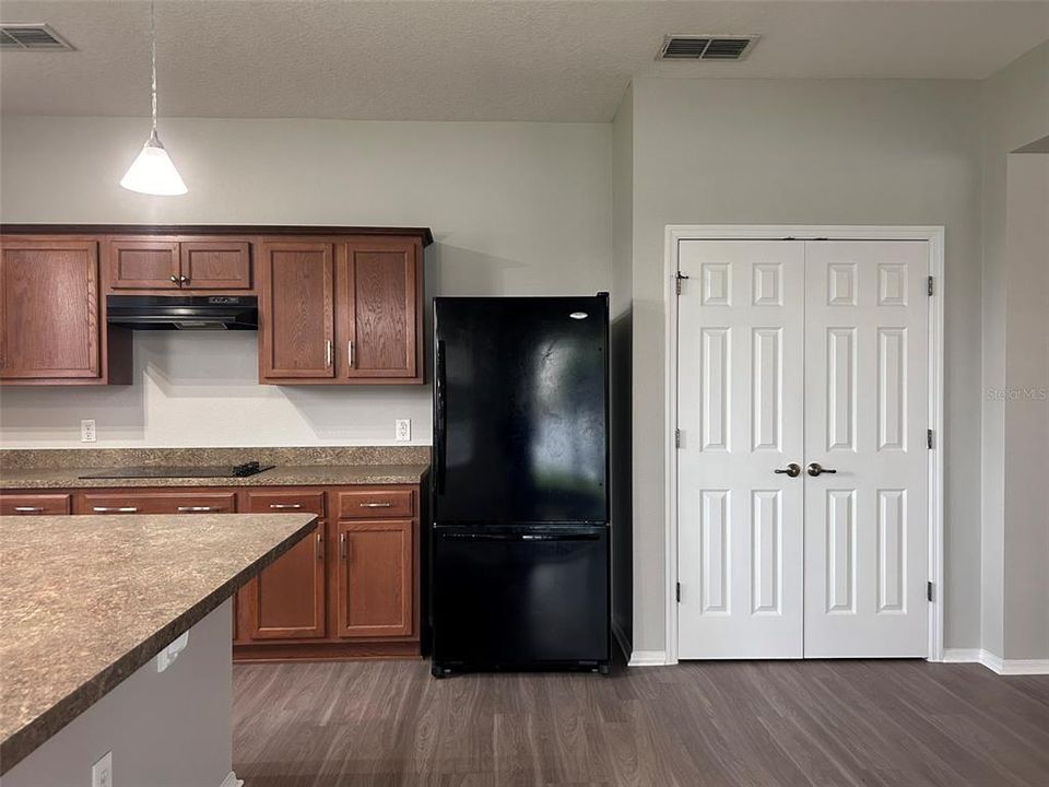 出租: $2,175 (3 贝兹, 2 浴室, 1950 平方英尺)