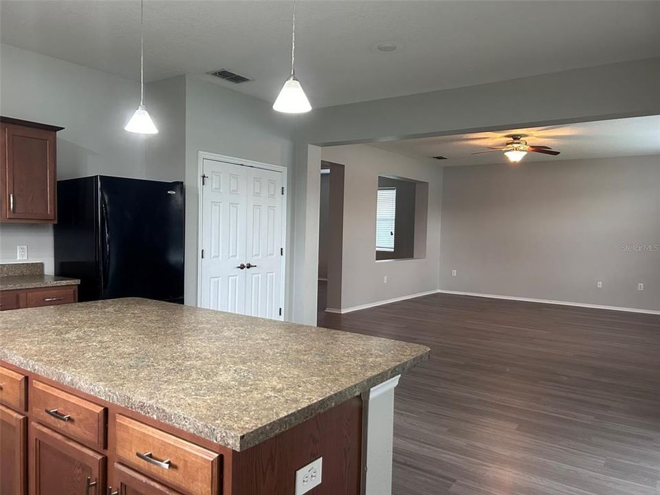 出租: $2,175 (3 贝兹, 2 浴室, 1950 平方英尺)