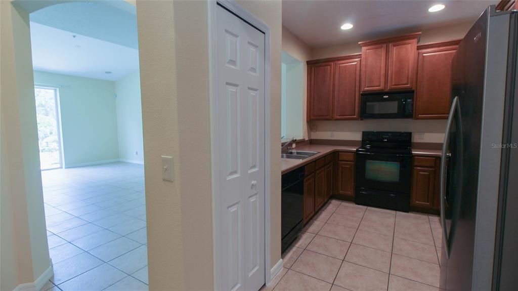 出租: $2,395 (3 贝兹, 2 浴室, 1686 平方英尺)