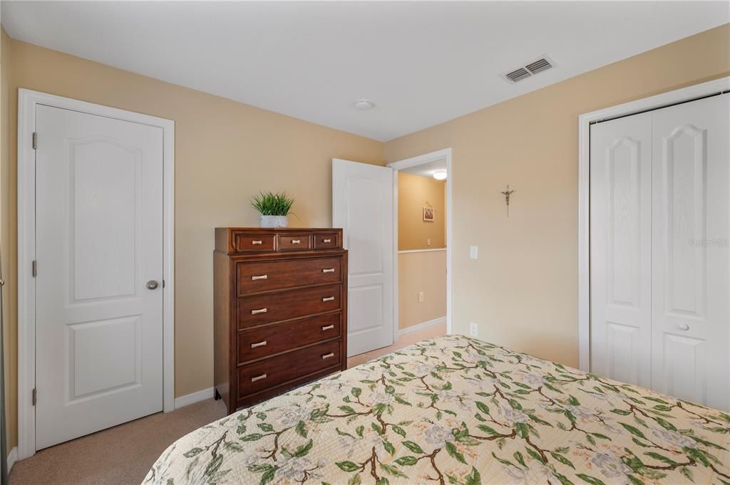 Active With Contract: $220,000 (2 beds, 2 baths, 1224 Square Feet)