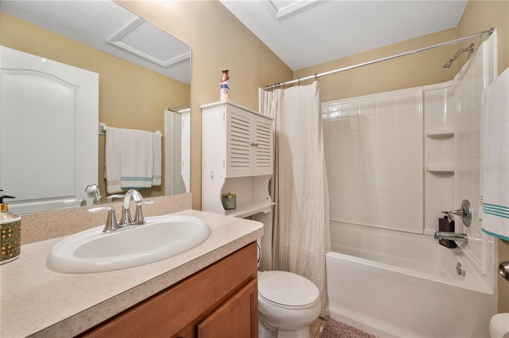 Active With Contract: $220,000 (2 beds, 2 baths, 1224 Square Feet)