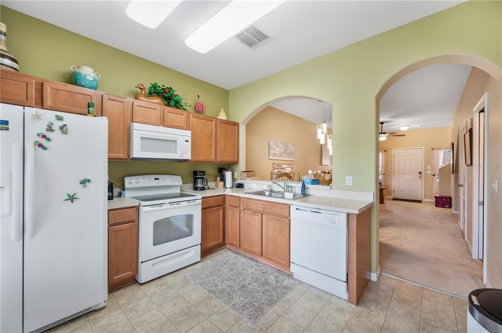 Active With Contract: $220,000 (2 beds, 2 baths, 1224 Square Feet)