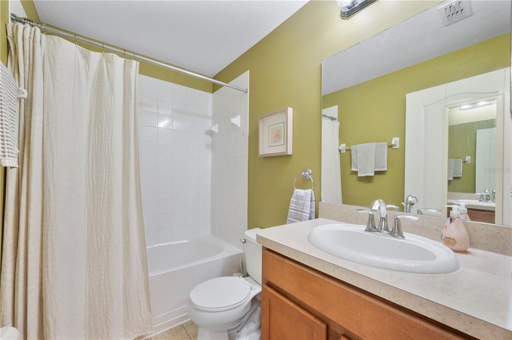 Active With Contract: $220,000 (2 beds, 2 baths, 1224 Square Feet)