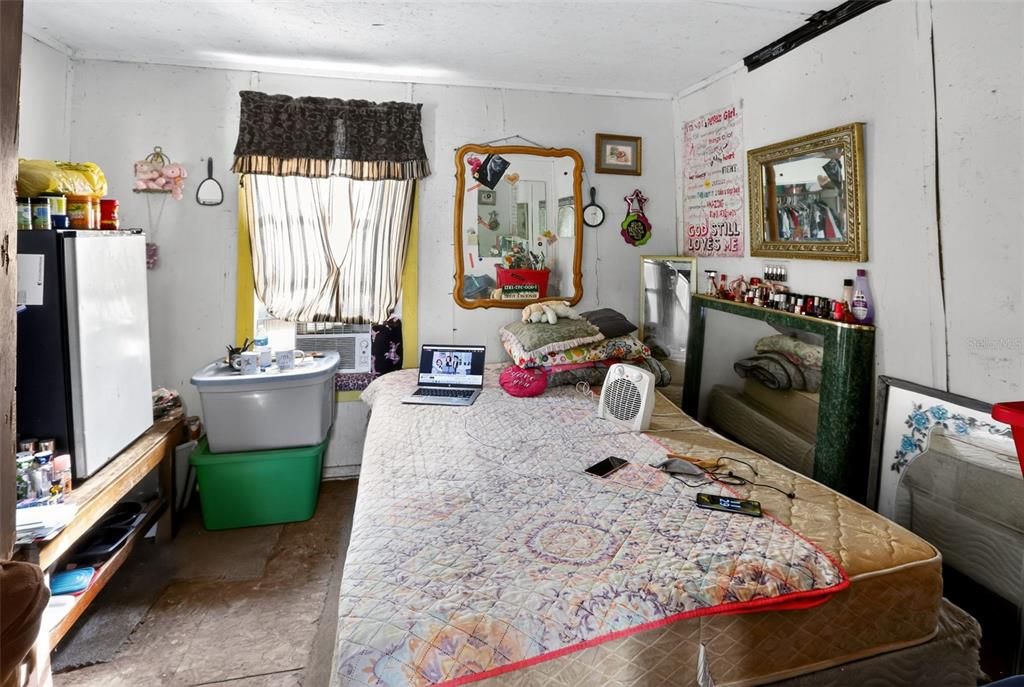 待售: $48,000 (2 贝兹, 1 浴室, 651 平方英尺)