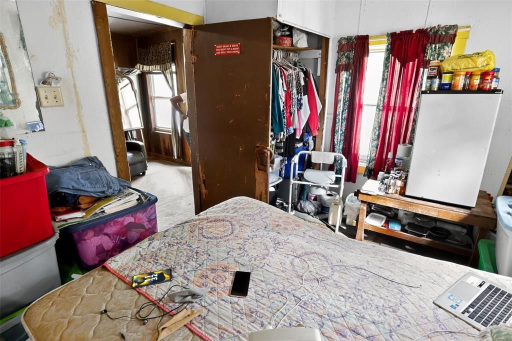 待售: $48,000 (2 贝兹, 1 浴室, 651 平方英尺)