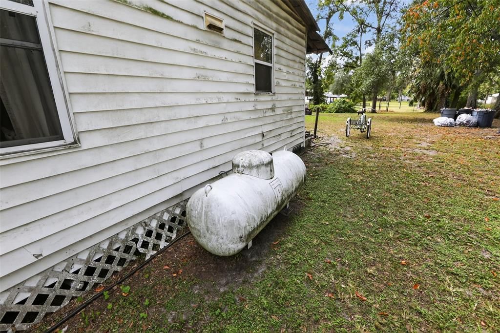 待售: $48,000 (2 贝兹, 1 浴室, 651 平方英尺)