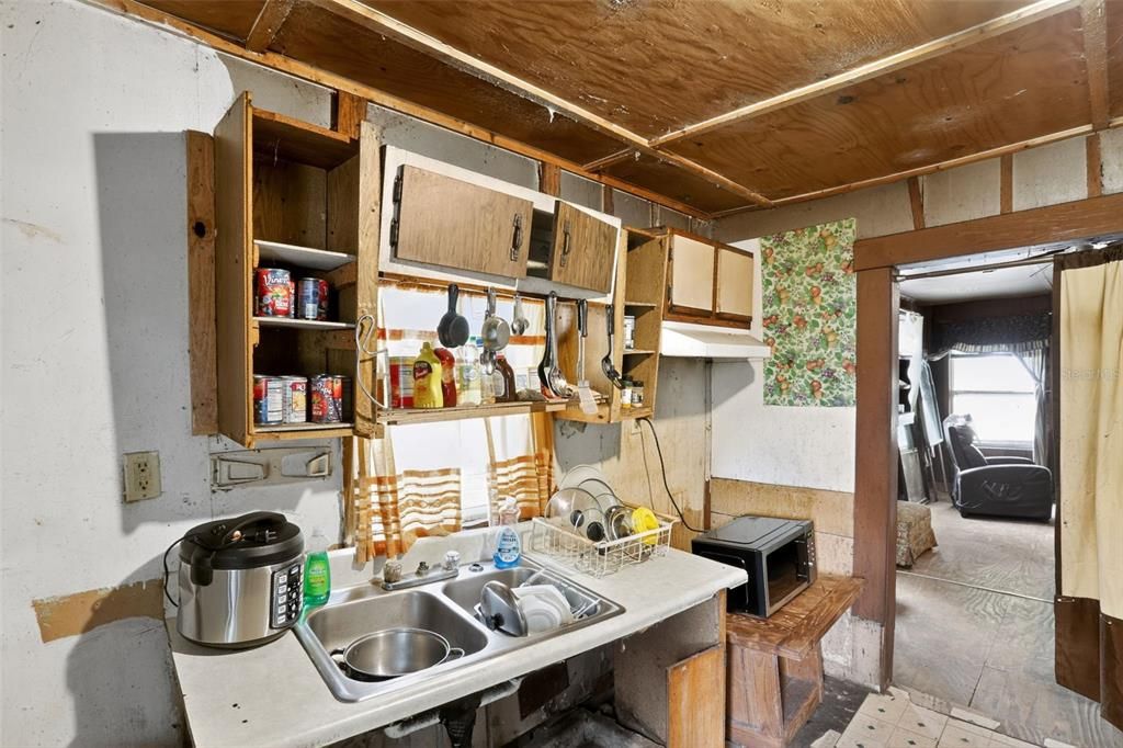 待售: $48,000 (2 贝兹, 1 浴室, 651 平方英尺)