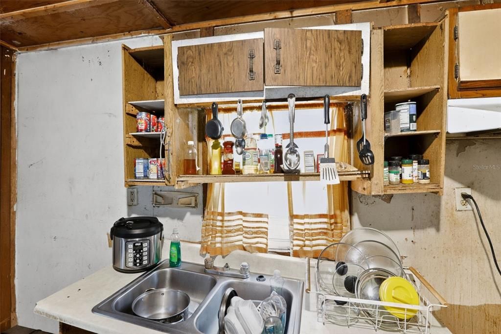 待售: $48,000 (2 贝兹, 1 浴室, 651 平方英尺)