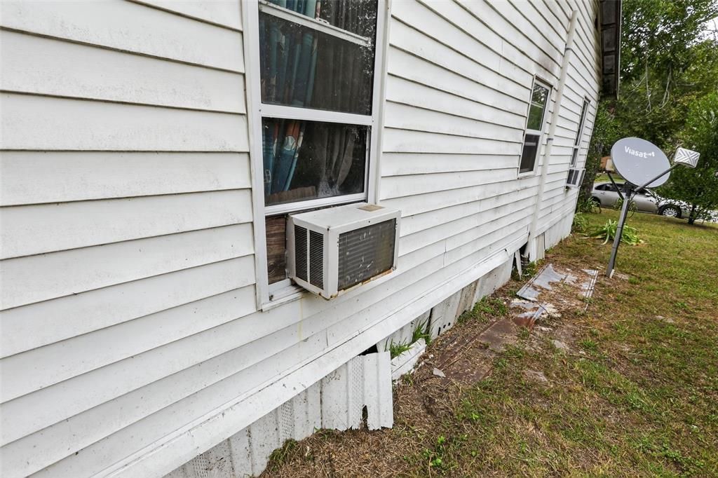 待售: $48,000 (2 贝兹, 1 浴室, 651 平方英尺)