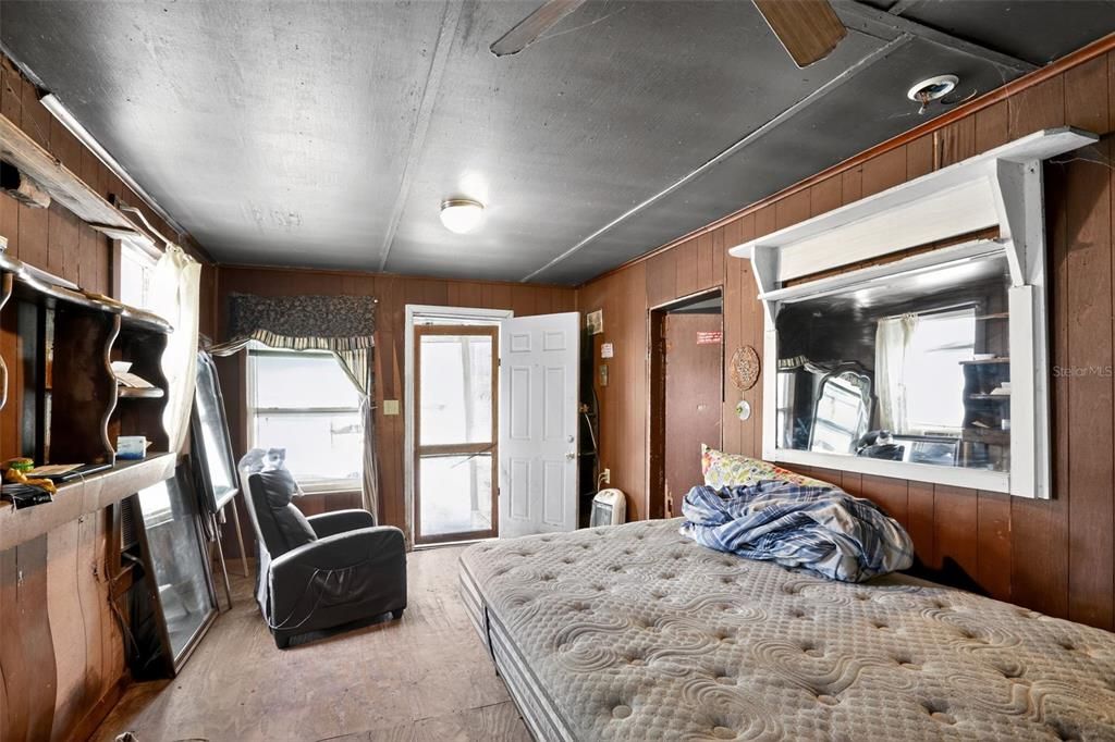 待售: $48,000 (2 贝兹, 1 浴室, 651 平方英尺)