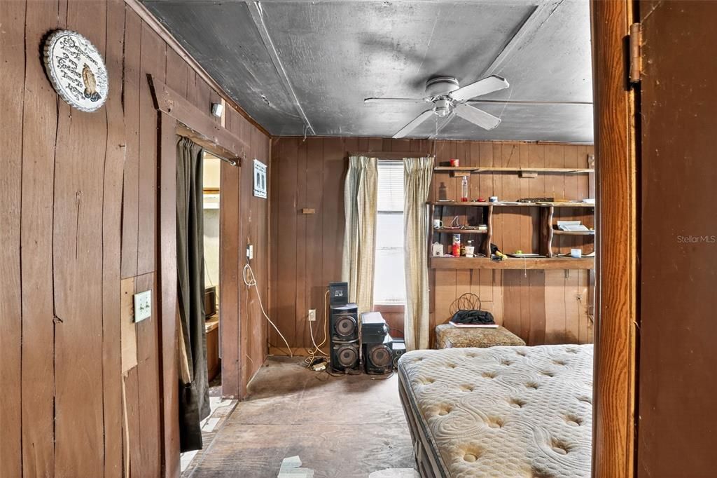 待售: $48,000 (2 贝兹, 1 浴室, 651 平方英尺)