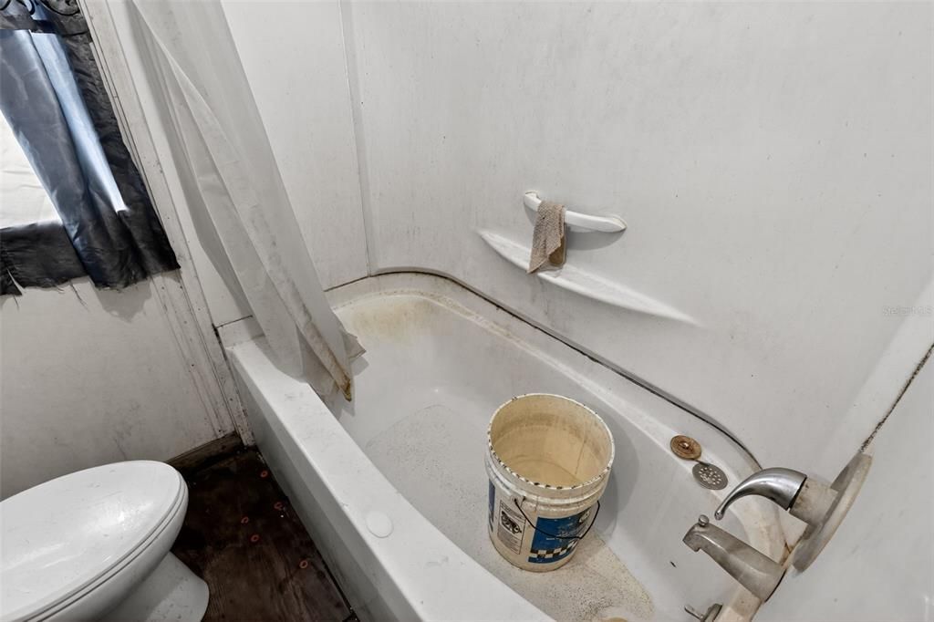 待售: $48,000 (2 贝兹, 1 浴室, 651 平方英尺)