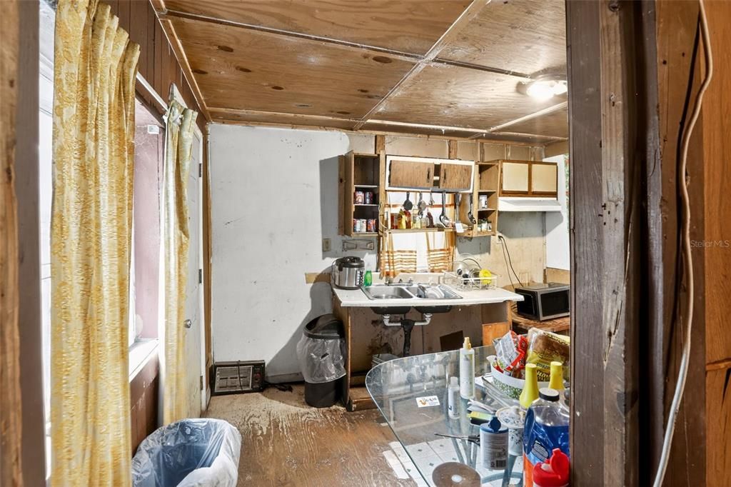 待售: $48,000 (2 贝兹, 1 浴室, 651 平方英尺)