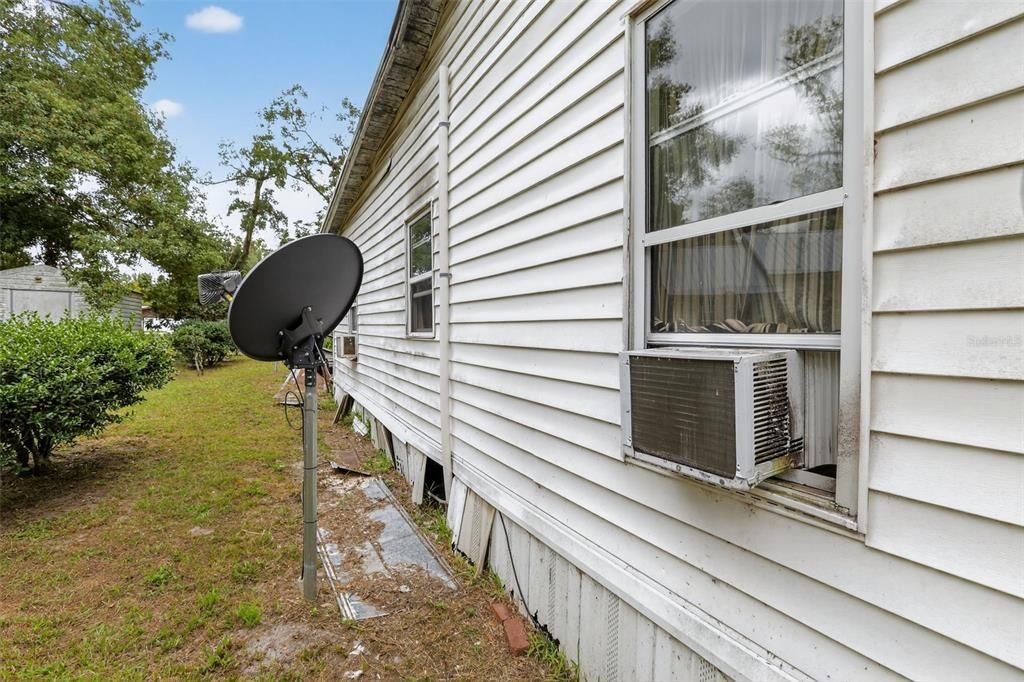 待售: $48,000 (2 贝兹, 1 浴室, 651 平方英尺)