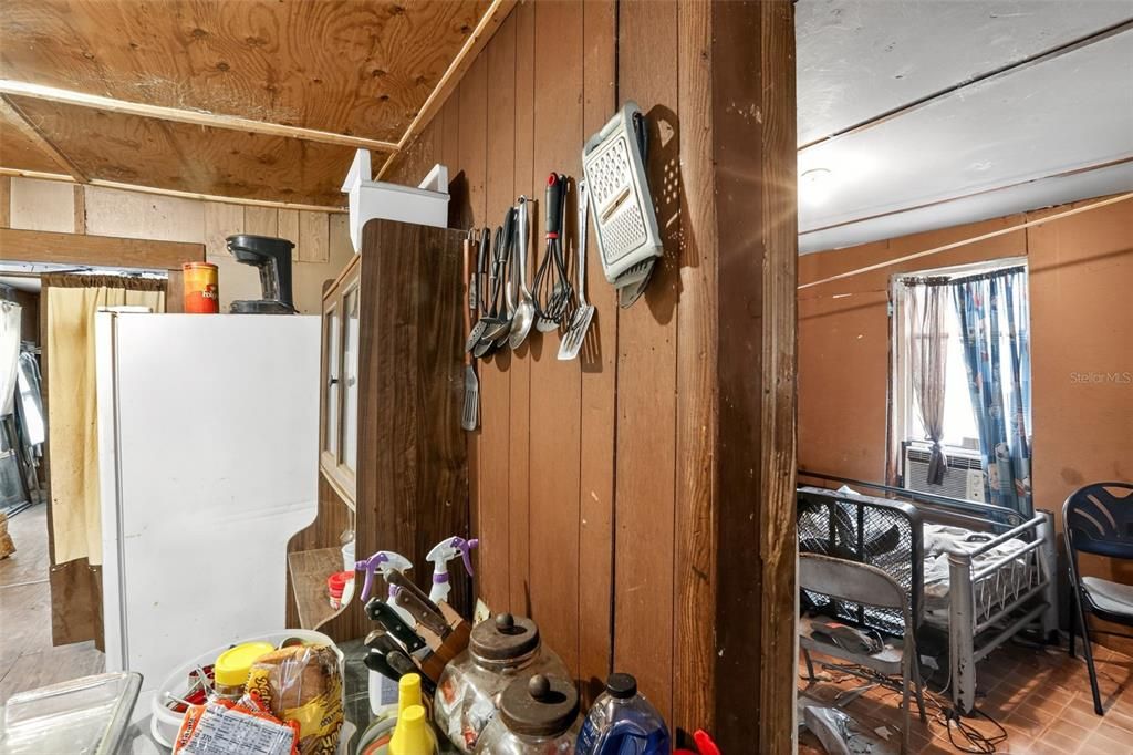 待售: $48,000 (2 贝兹, 1 浴室, 651 平方英尺)