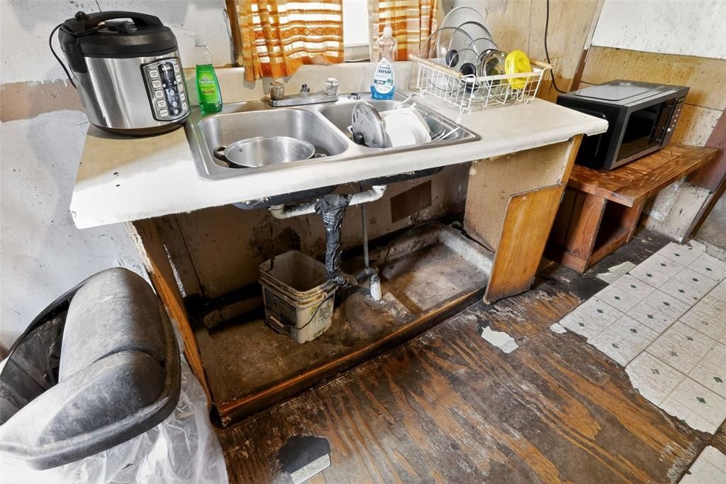 待售: $48,000 (2 贝兹, 1 浴室, 651 平方英尺)