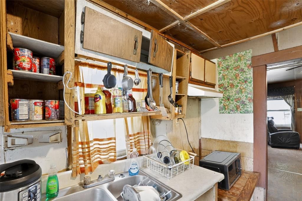 待售: $48,000 (2 贝兹, 1 浴室, 651 平方英尺)