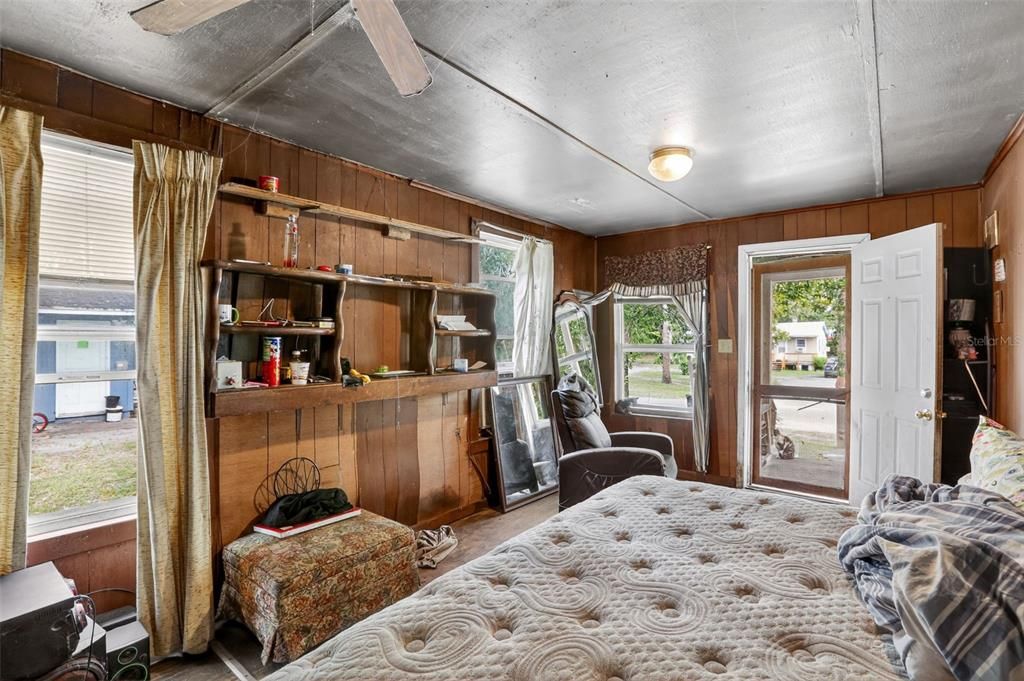 待售: $48,000 (2 贝兹, 1 浴室, 651 平方英尺)