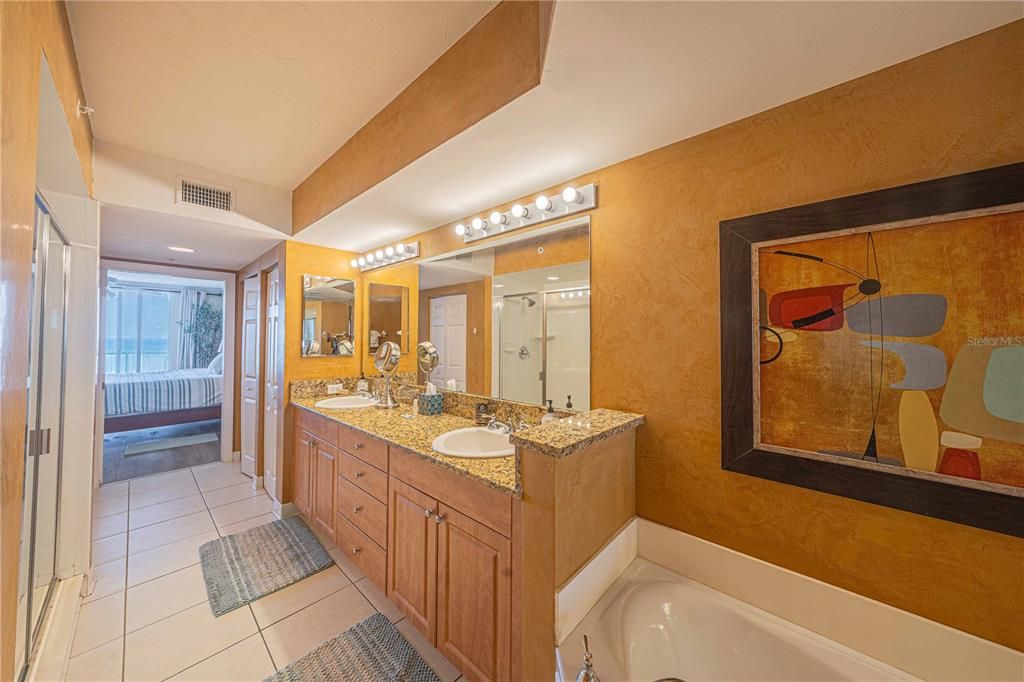 На продажу: $569,000 (2 спален, 2 ванн, 1674 Квадратных фут)