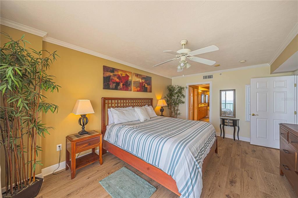 На продажу: $569,000 (2 спален, 2 ванн, 1674 Квадратных фут)